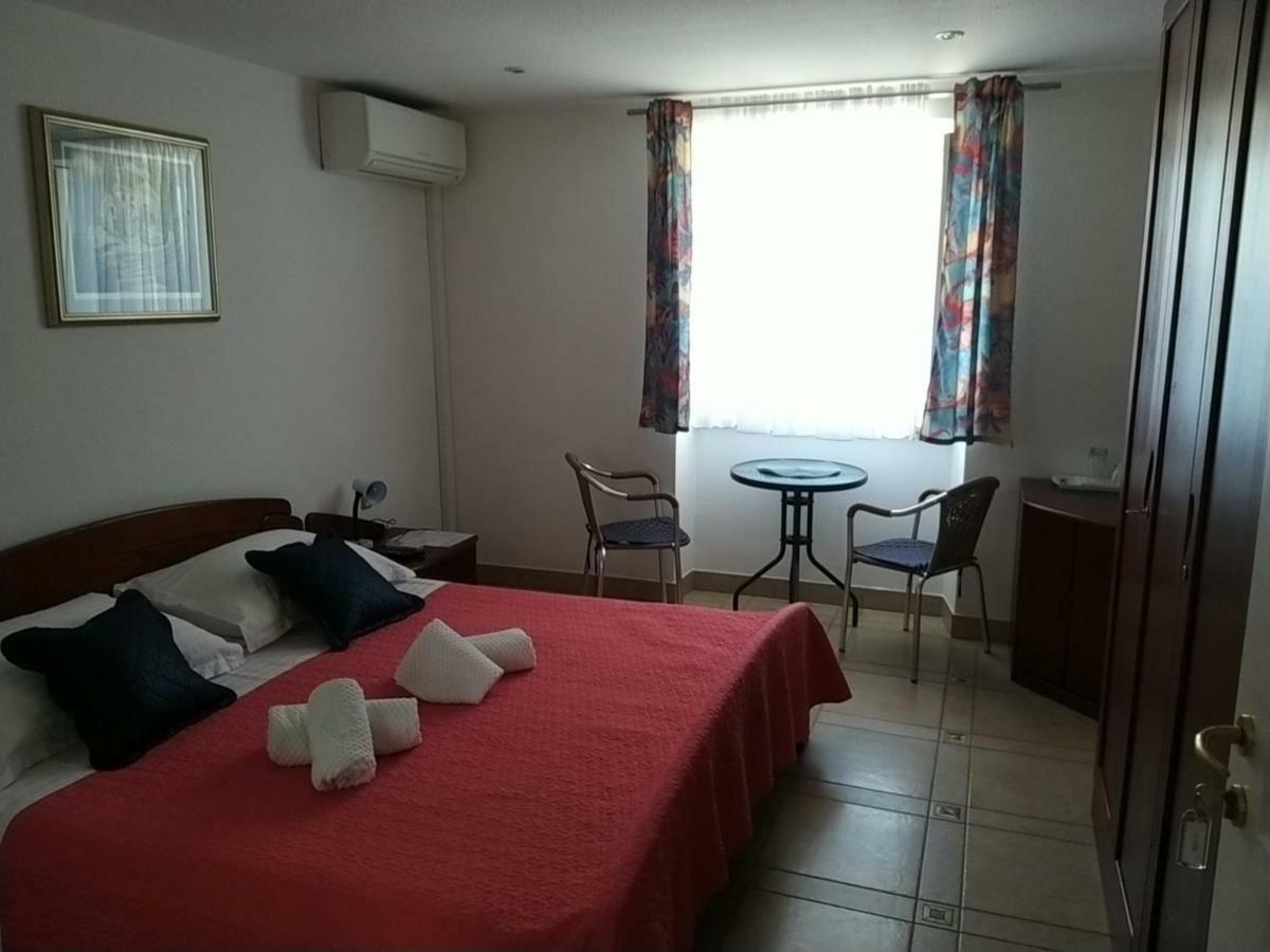 Riva Rooms Bol Luaran gambar
