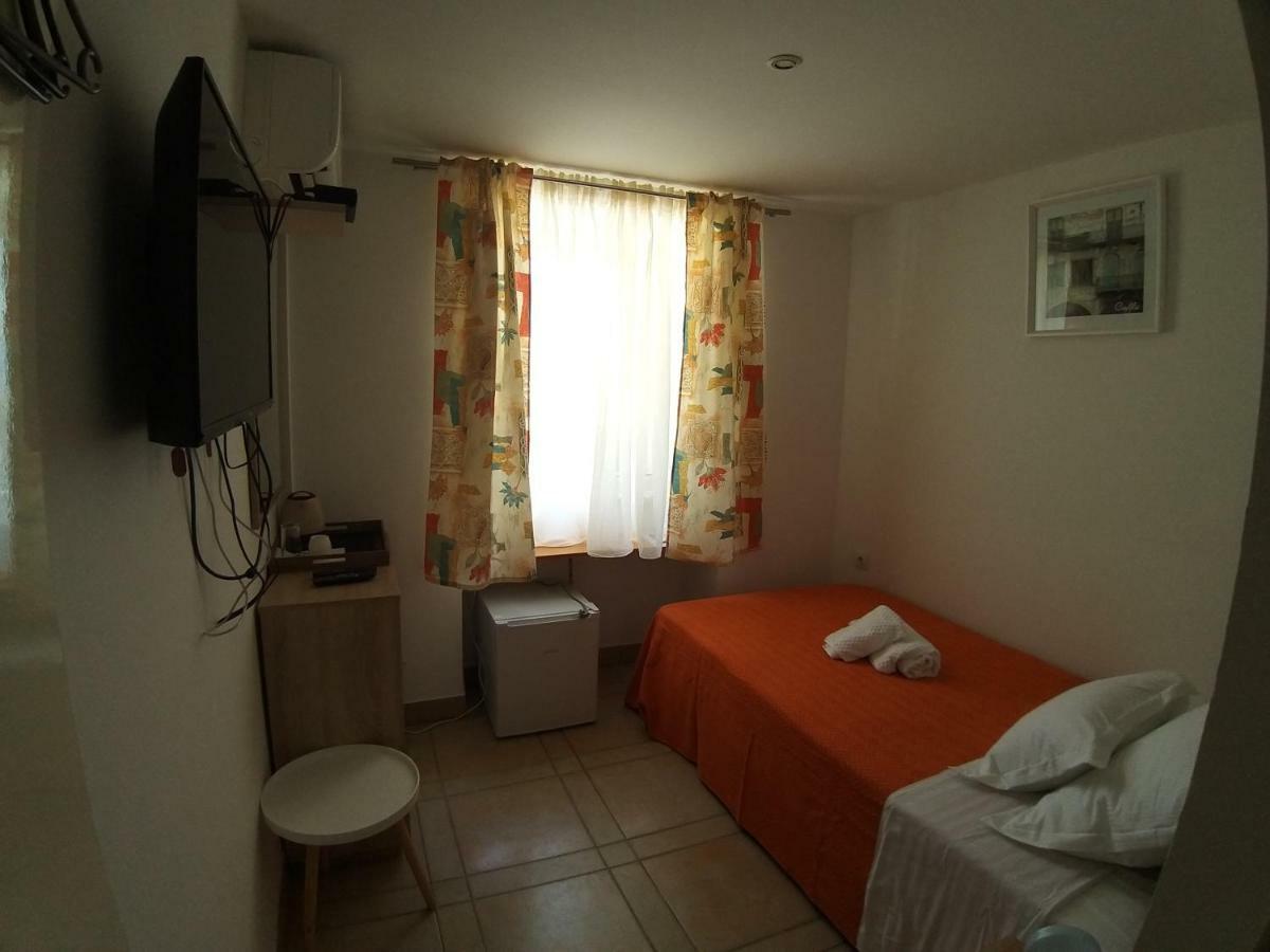 Riva Rooms Bol Luaran gambar
