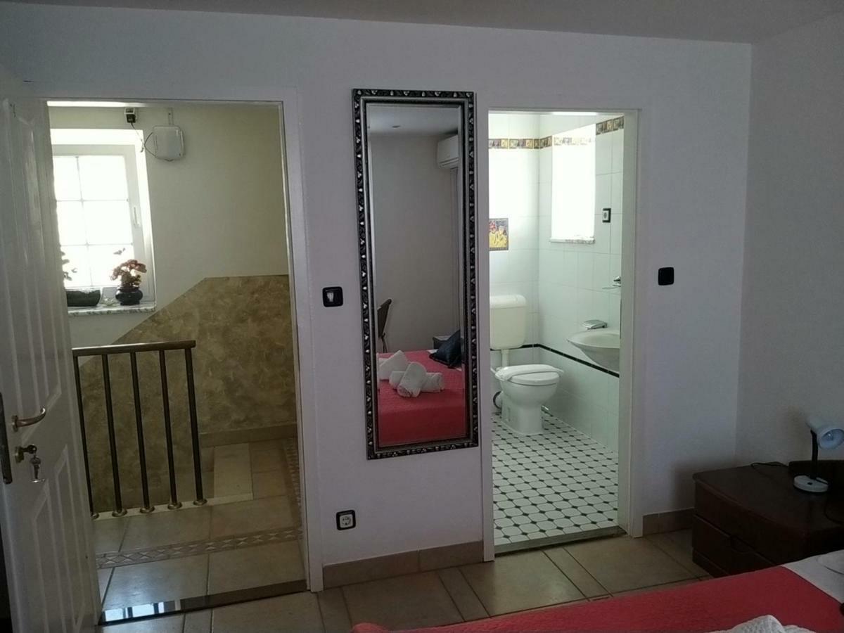 Riva Rooms Bol Luaran gambar