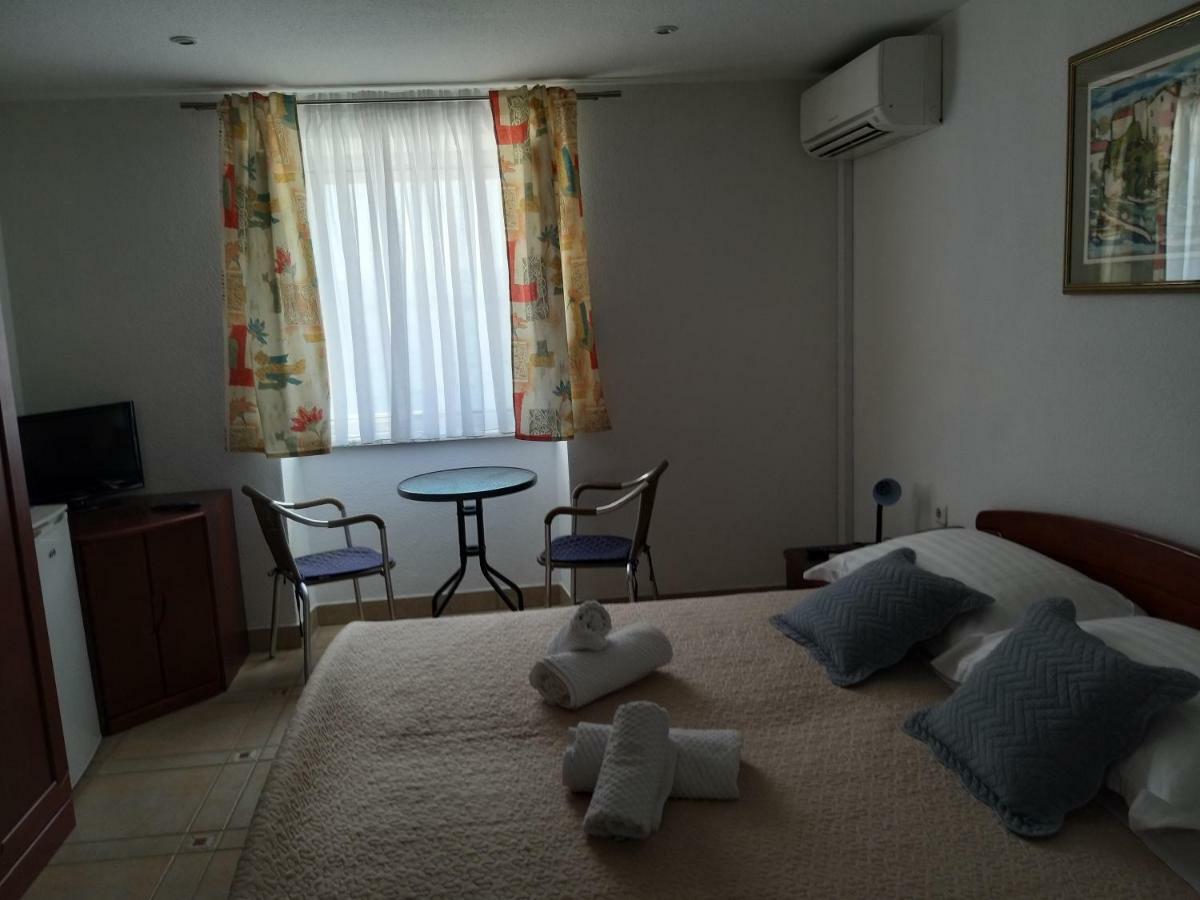Riva Rooms Bol Luaran gambar